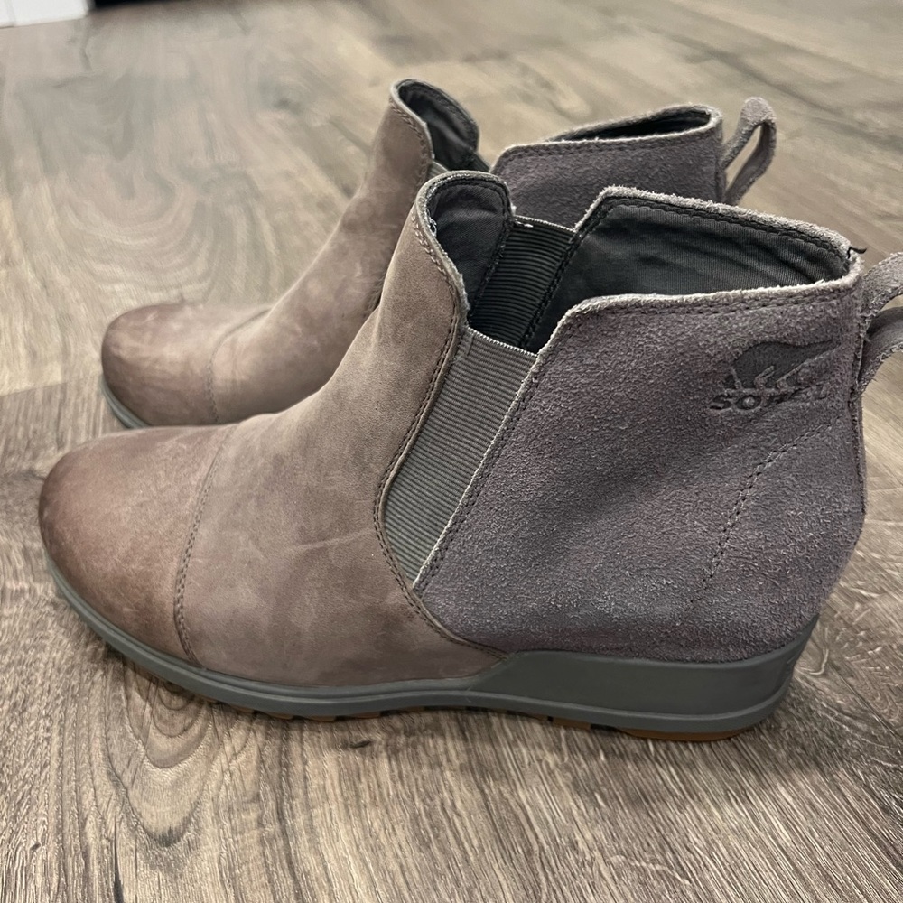 Sorel Evie booties -size 10. EUC